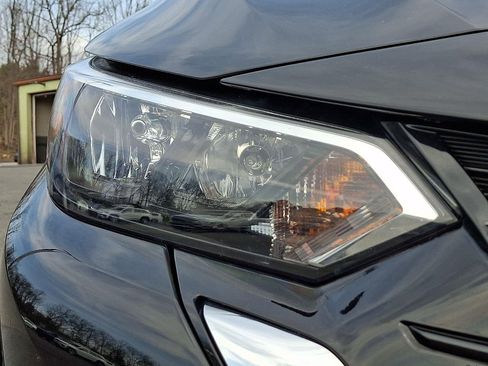 Used 2025 Nissan Sentra SV image 9