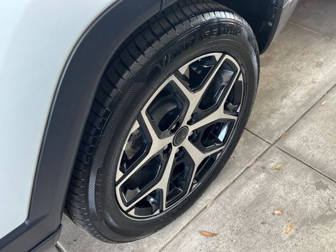 Used 2025 Jeep Compass Limited image 30