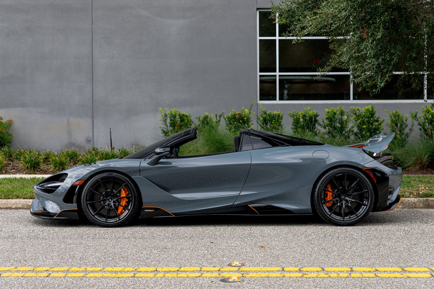 Used 2022 McLaren 765LT RWD image 31