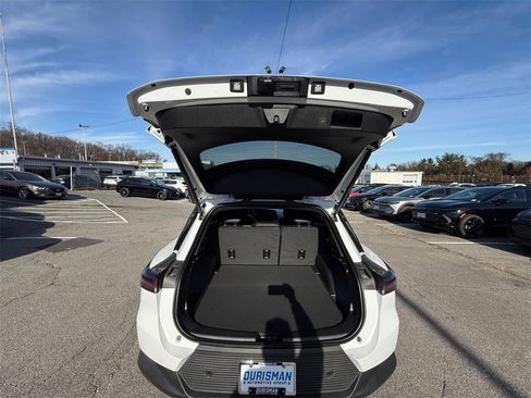 New 2026 Chevrolet Equinox EV LT image 24