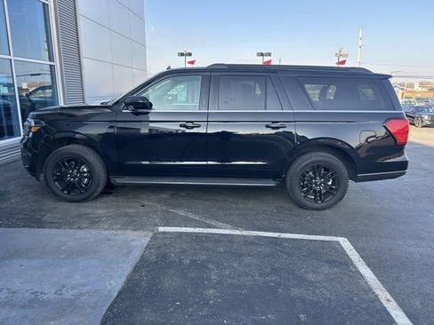 Used 2024 Ford Expedition Max XLT image 2