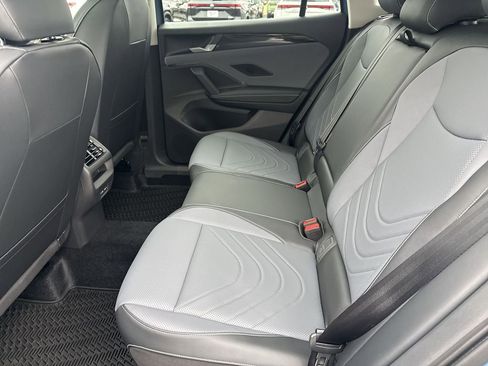 New 2026 Volkswagen Tiguan SE image 27