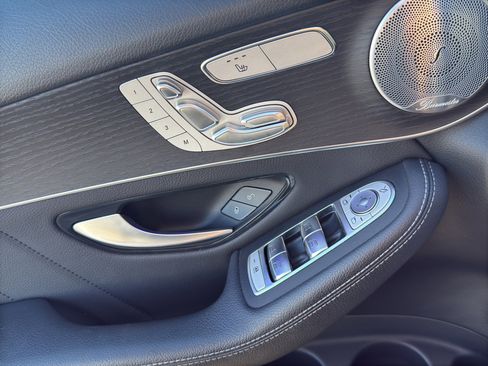 Used 2021 Mercedes-Benz GLC 300 4MATIC image 12