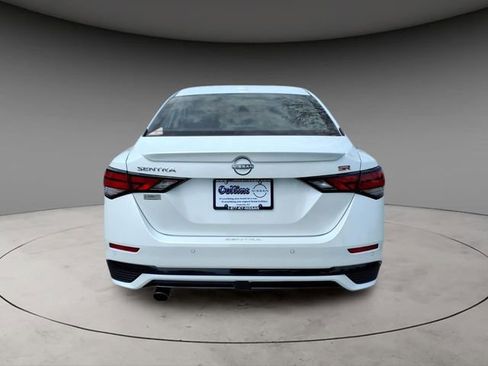Used 2025 Nissan Sentra SR FWD image 8