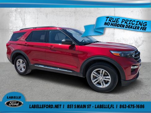 Certified 2023 Ford Explorer XLT w/ Equipment Group 202A AWD/4WD image 1
