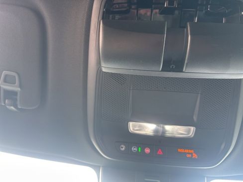 Used 2025 GMC Acadia Elevation image 20