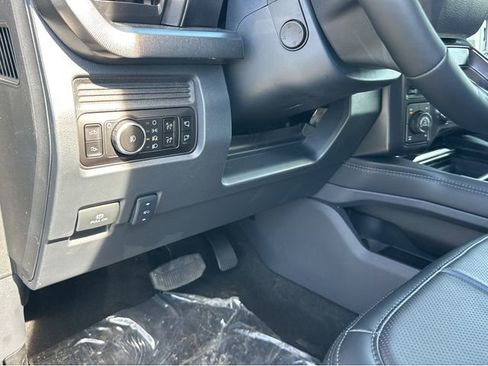 New 2026 Ford F250 Platinum w/ Tremor Off-Road Package image 36
