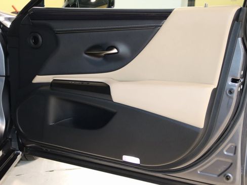 Used 2021 Lexus ES 250 w/ Premium Package image 52