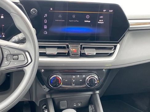 Certified 2025 Chevrolet TrailBlazer LT w/ Driver Confidence Package FWD image 10
