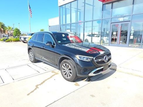 Used 2024 Mercedes-Benz GLC 300 4MATIC image 2