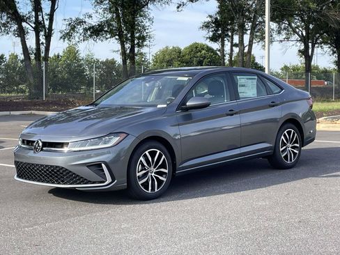 New 2026 Volkswagen Jetta SE FWD image 3