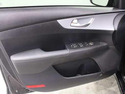 Used 2024 Kia Forte LXS image 5