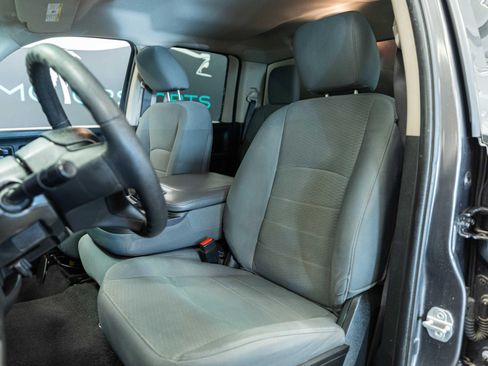 Used 2018 RAM 1500 Express RWD image 10