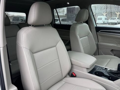 Used 2021 Volkswagen Atlas SE w/ Panoramic Sunroof Package FWD image 23