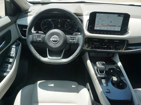 Used 2023 Nissan Rogue SL w/ SL Premium Package FWD image 6
