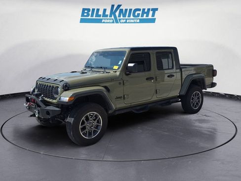 Used 2025 Jeep Gladiator Sport AWD/4WD image 1