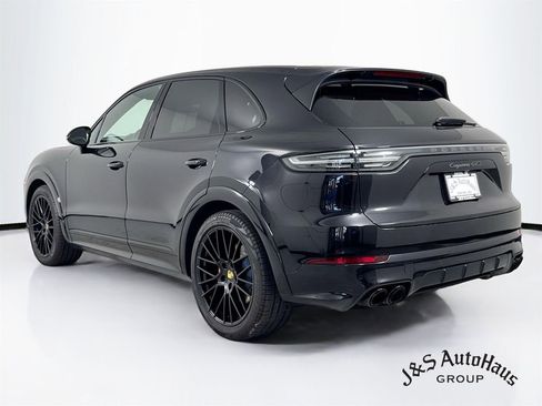 Used 2021 Porsche Cayenne GTS AWD/4WD image 5