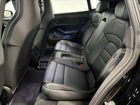 Used 2024 Porsche Taycan 4 Cross Turismo image 16