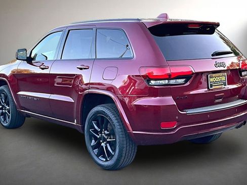 Used 2022 Jeep Grand Cherokee Laredo X AWD/4WD image 4
