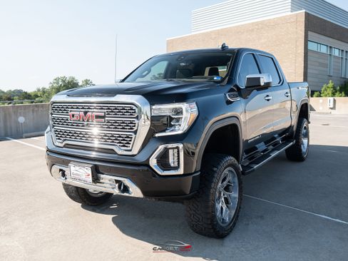 Used 2021 GMC Sierra 1500 Denali w/ Technology Package AWD/4WD image 3
