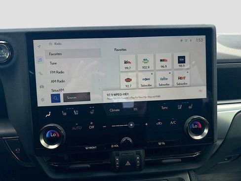 Used 2024 Lexus GX 550 AWD/4WD image 16