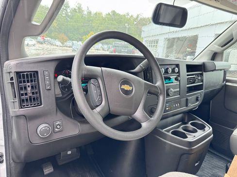Used 2025 Chevrolet Express 3500 w/ Power Convenience Package image 10
