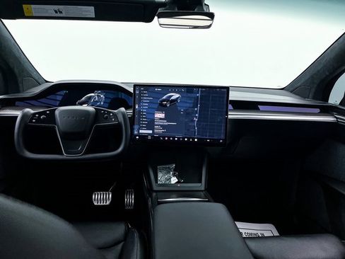 Used 2022 Tesla Model X Plaid image 26