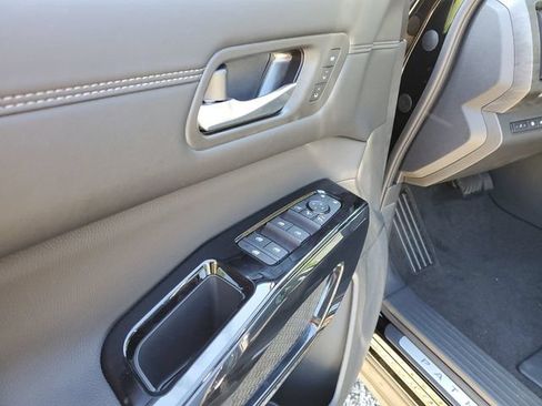 Used 2026 Nissan Pathfinder Platinum AWD/4WD image 16