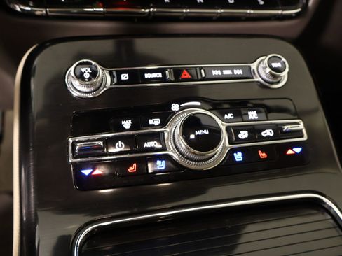 Used 2022 Lincoln Nautilus Reserve image 9