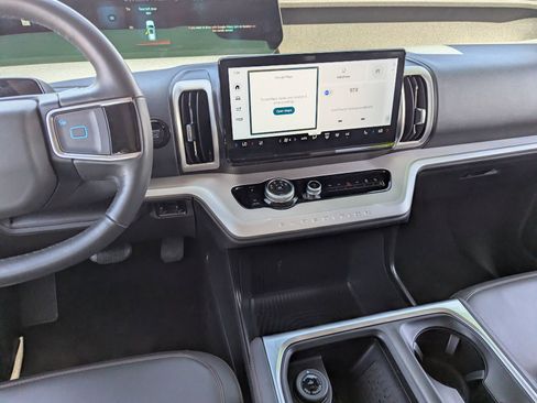 Certified 2025 Ford Expedition Active AWD/4WD image 19