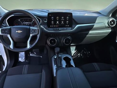 Used 2024 Chevrolet Blazer LT w/ Convenience Package FWD image 16