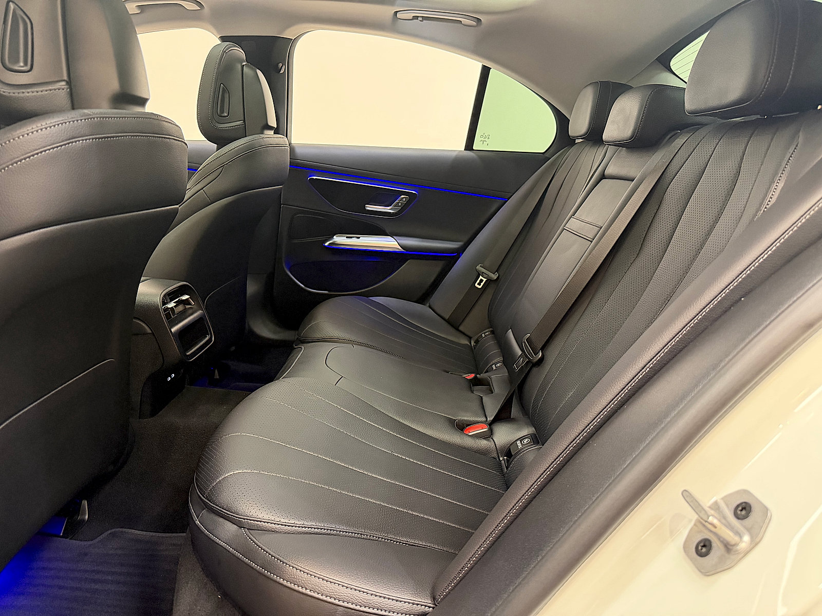 Certified 2025 Mercedes-Benz E 450 4MATIC Sedan w/ Winter Package image 15