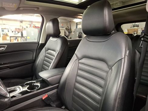Used 2018 Ford Edge SEL w/ Equipment Group 201A AWD/4WD image 11
