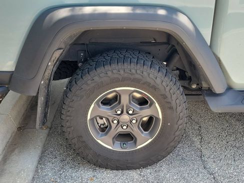 Used 2023 Jeep Gladiator Rubicon w/ Trailer Tow Package AWD/4WD image 18