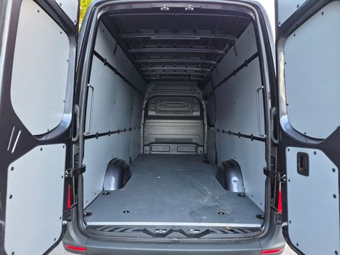 Used 2026 Mercedes-Benz Sprinter 2500 image 15