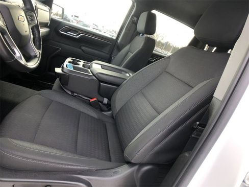 Used 2022 Chevrolet Silverado 1500 LT image 11