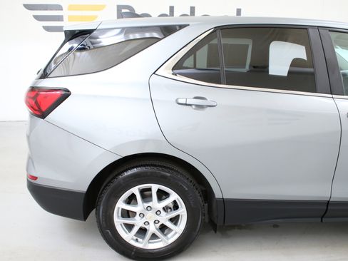 Used 2024 Chevrolet Equinox LT w/ LPO, Floor Liner Package FWD image 10