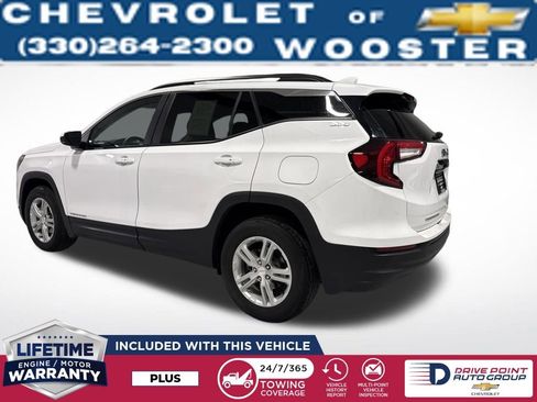 Used 2023 GMC Terrain SLE w/ Driver Convenience Package image 3