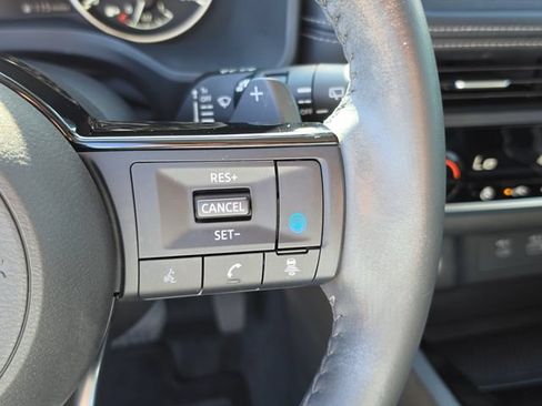 Certified 2023 Nissan Rogue SV w/ SV Premium B Package FWD image 33