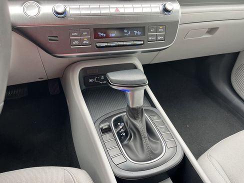 Used 2025 Hyundai Kona SEL image 10