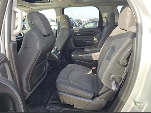 Used 2014 GMC Acadia SLE image 8