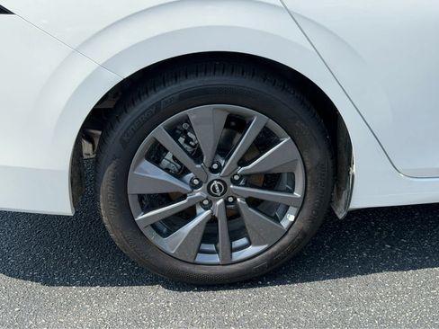 Used 2026 Nissan Sentra SL w/ Floor Mat Package FWD image 10