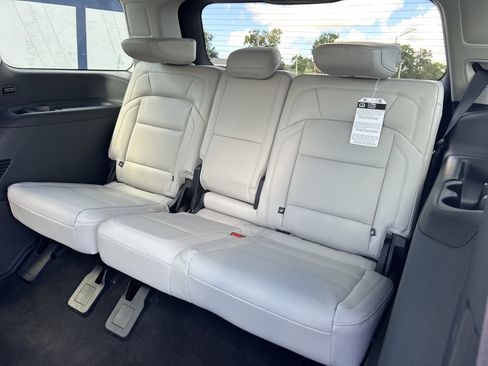 New 2025 Lincoln Navigator Reserve image 11