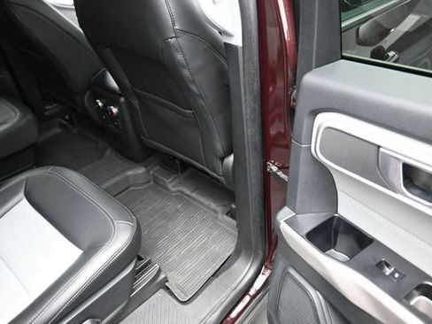 Used 2023 Ford Explorer XLT w/ Equipment Group 202A AWD/4WD image 37