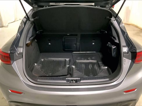 Used 2017 INFINITI QX30 w/ Cargo Package FWD image 9