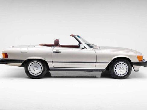 Used 1989 Mercedes-Benz 560 SL image 11