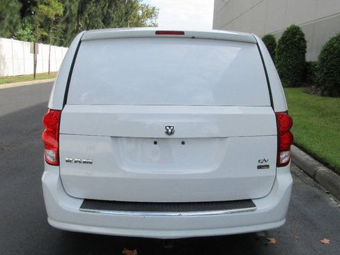 Used 2014 RAM C/V Tradesman FWD image 4