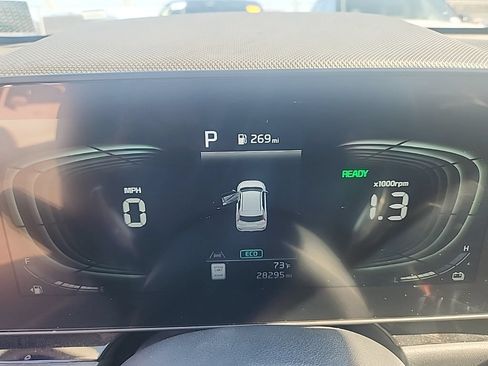 Certified 2024 Kia Niro EX FWD image 21