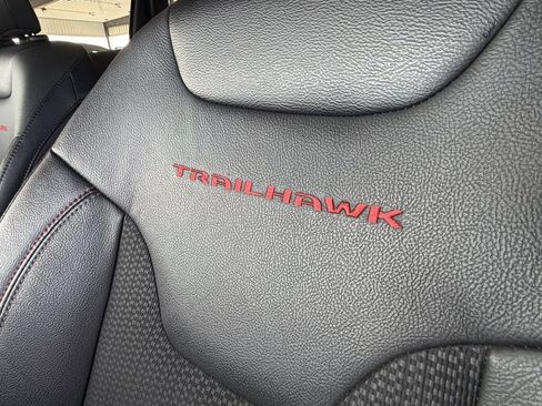Used 2024 Jeep Compass Trailhawk AWD/4WD image 15
