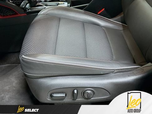 Used 2021 Chevrolet TrailBlazer RS w/ Sun and Liftgate Package AWD/4WD image 22